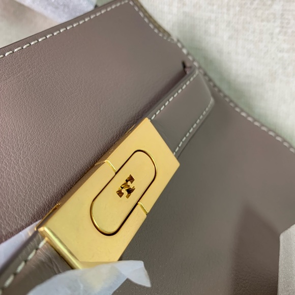 NEW Tory Burch Lee Radziwill Petite Double Clam Shell Taupe Leather Shoulder Bag - Picture 12 of 15